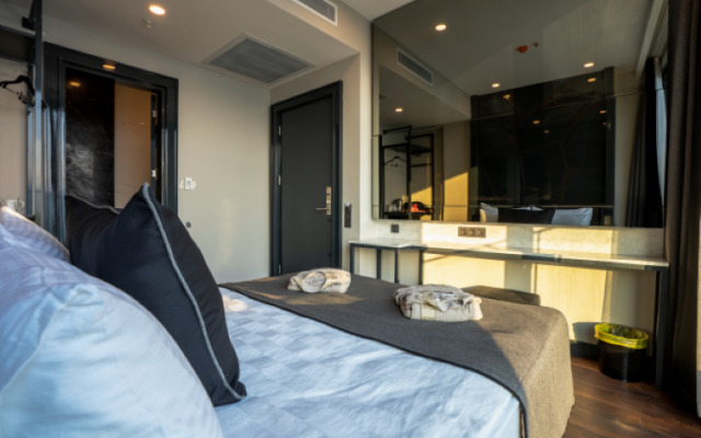 Lucky Monkey Hotel