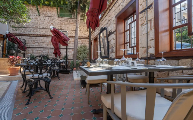 Belmondo Suites Hotel