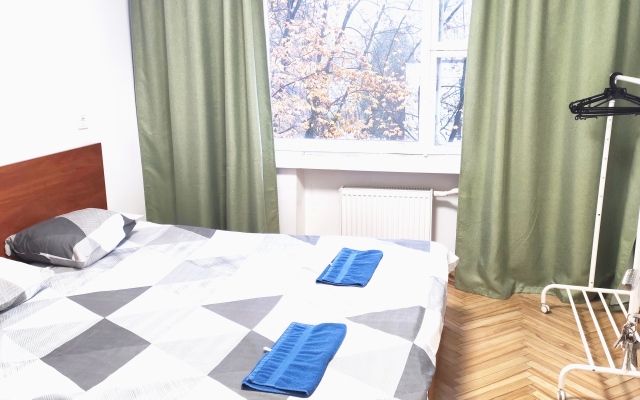 S Tremya Otdelnymi Komnatami I Kukhney Apartments