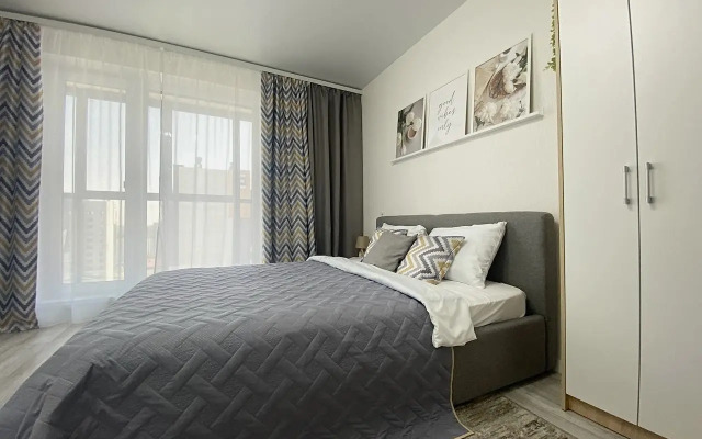 Квартира Поделам с балконом у ЖД вокзала