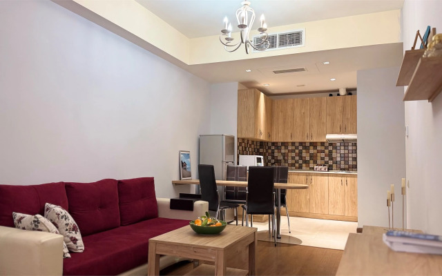 Апартаменты с 1 спальней и балконом от Sweet Home