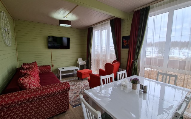 S Krasnym Zalom Private house