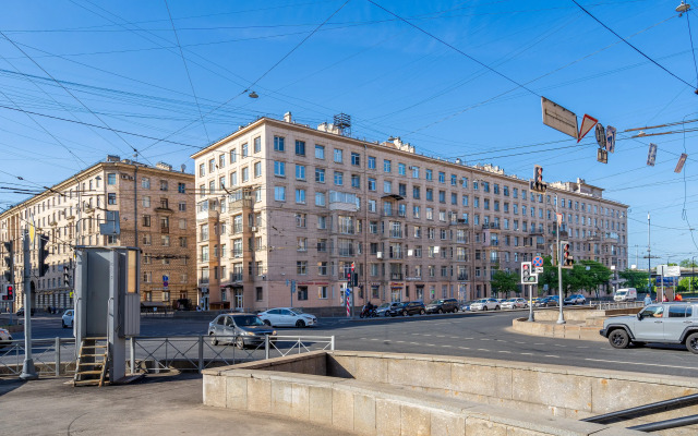 EasyGuest Ryadom S Naberezhnoy Nevy Flat