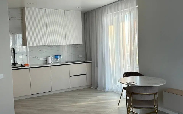 Na Prospekte Dzerzhinskogo Apartments