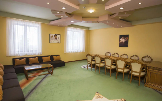 Hotel Russia