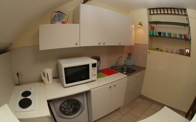 Garage Hostel