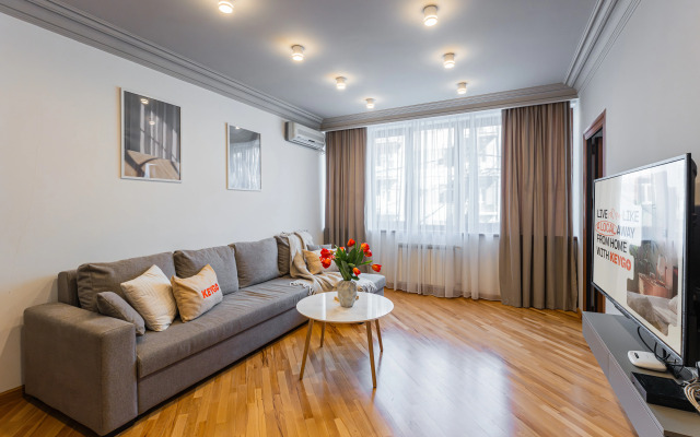 KeyGo #0120, 1 Bedroom, Near The Opera House Apartments