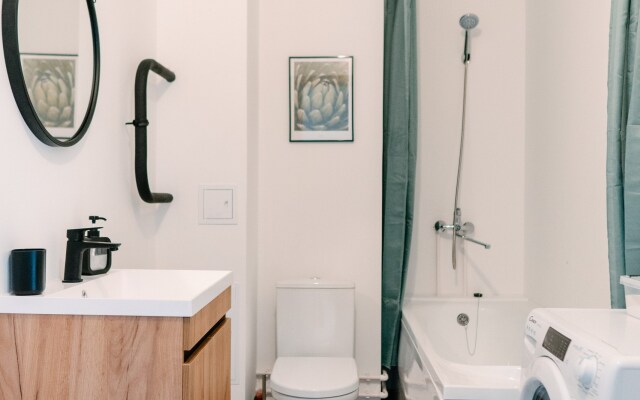 S Sovremennym Dizaynom Studiya + Spalnya Flat