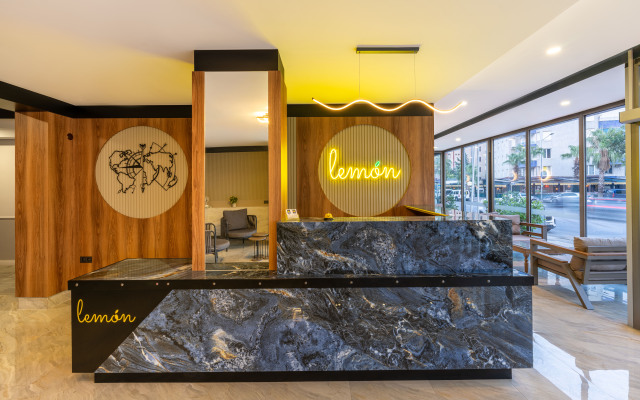 Lemon Hotel