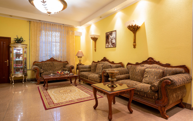 Azhur Classic Mini-Hotel
