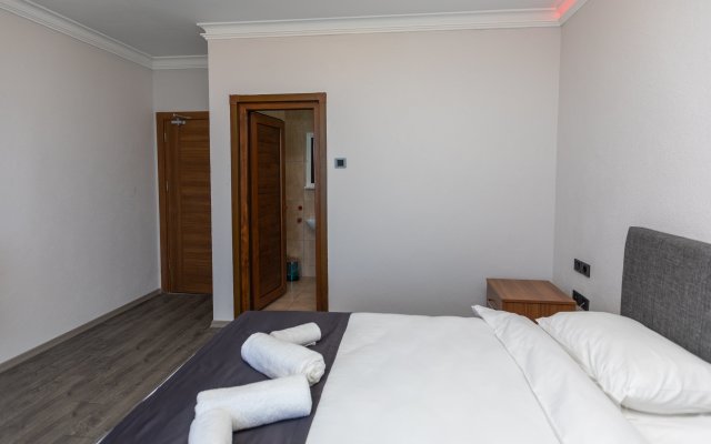 Black Pearly Hotel