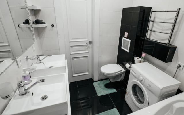 Yevro Dvuhomnatnye S Dzhakuzi Apartments