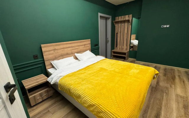 Квартира Яркая Студия в Центре Города