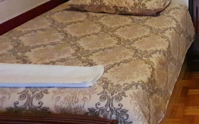 Classic Apartment On Kievyan Apartments
