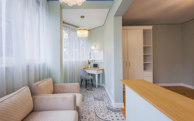 Квартира MyHomeYourHome на Невской 19