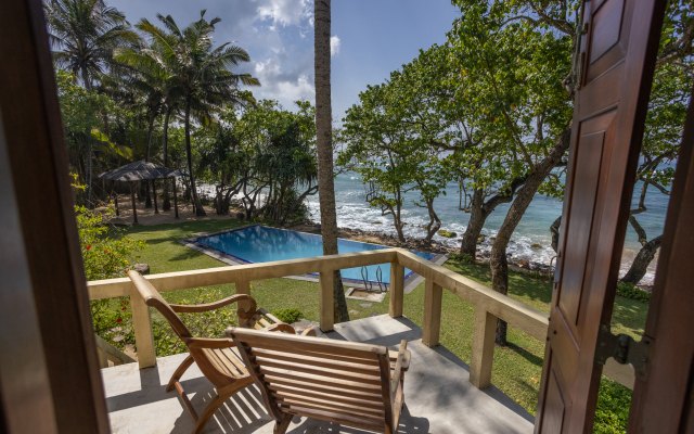South Point Abbey 4 bedroom beach front Villa