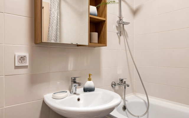 Vidovaya s balkonom na solnechnoj storone Flat