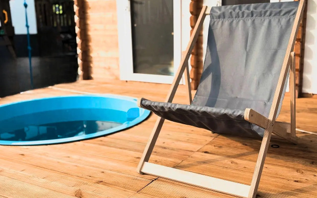 Частный дом с бассейном и баней