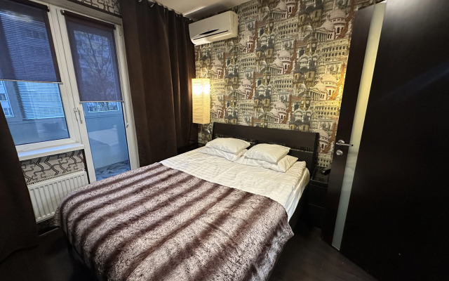 Yevrodvushka Poema-Apart Na Yesenina Flat