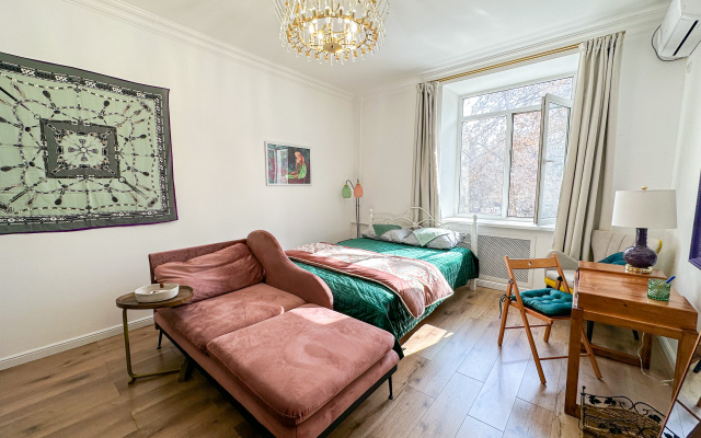 ADT Neoclassic Stalinka 1937 Flat