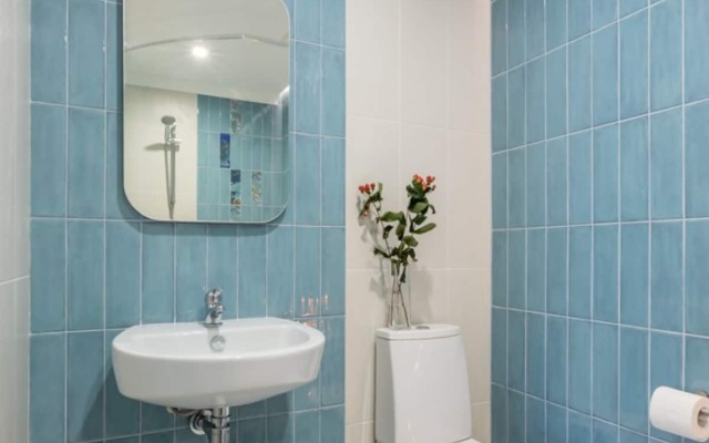Apartment with Jacuzzi Lazurnaya