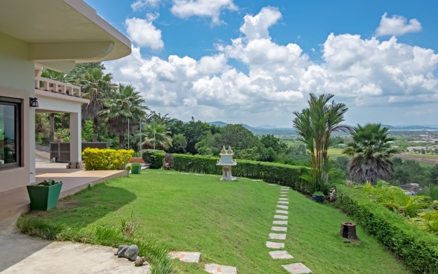 Luxurious ocean view villa with Private Pool and Jacuzzi Villa