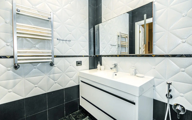 Luxury on Baku in Nizami street Flat
