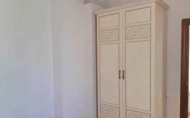 Na Yermolova 24 Private House