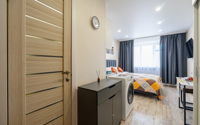 Uyutnaya studiya na prospekte Kosmonavtov Apartments