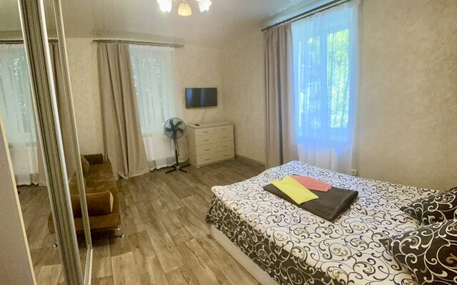 Trekhkomnatnye Apartamenty V Professorskom Ugolke Apartments