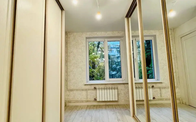 Stilnaya 3-Kh Komnatnaya U Metro Profsoyuznaya Flat