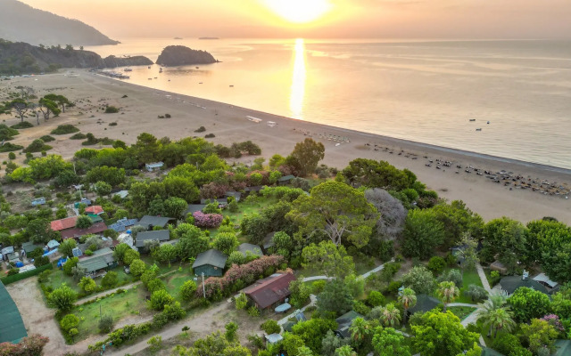 Etenna Beach Bungalows