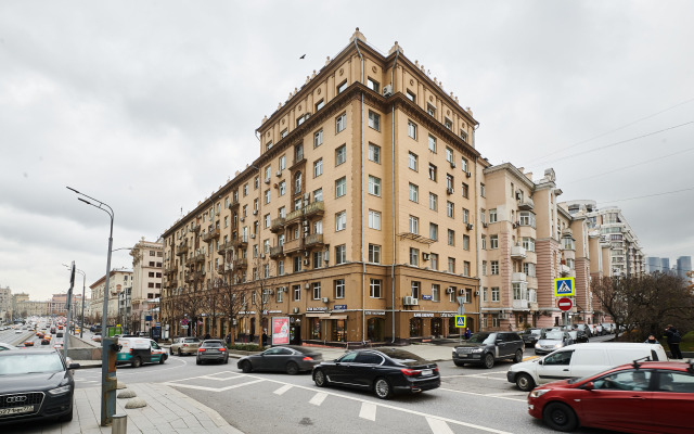 GM CHetverka novaya u Naberezhnoj Apartments