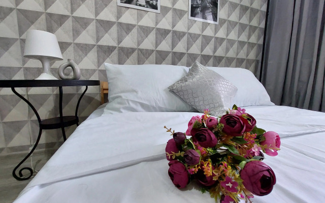 V Tsentre Na Aksakova 81 Flat
