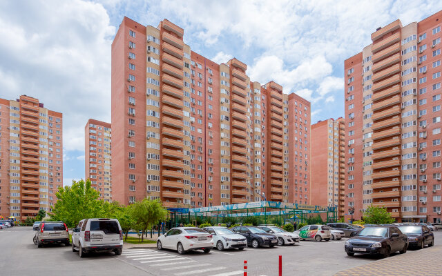 Likehome Lasurnie vblizi Stadiona Krasnodar I Parka Galitskogo Apartments