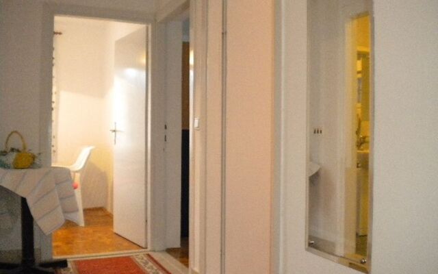 Lastavica Apartments