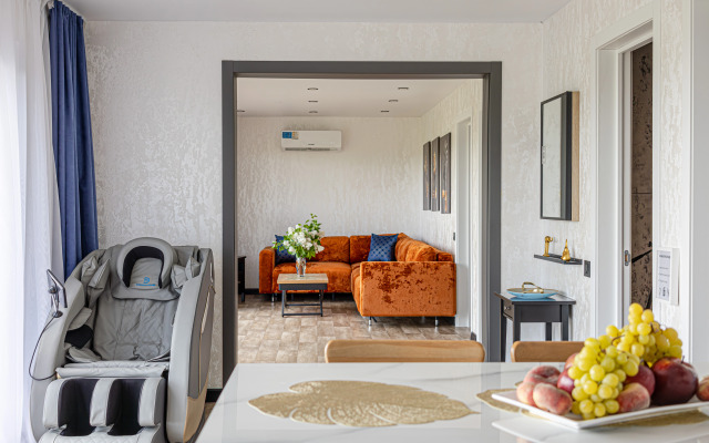 S Saunoy Private house