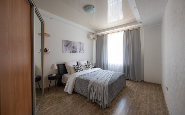 Apartamentyi Pyat' Zvezd Na Ploschadi Revolyutsii