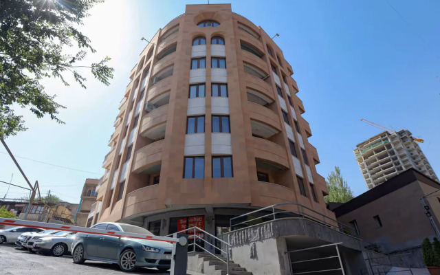 Stay Inn on Saryan Str. 26/3-6 Apartments