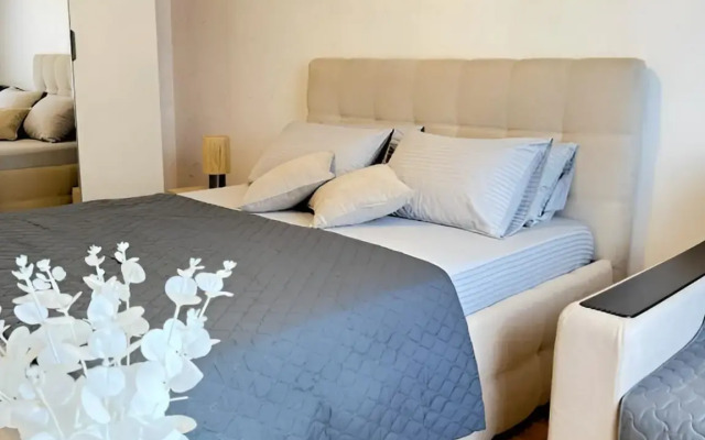 Двухкомнатная Квартира с отдельными спальнями в центре города