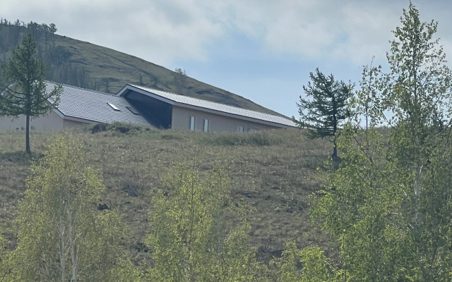 Uyutnaya kvartira v gorakh Flat