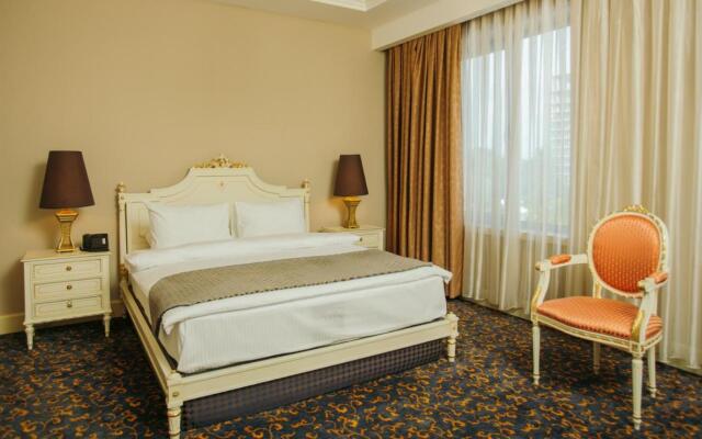 Intourist Palace Hotel