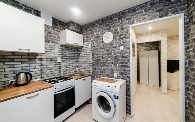 Na Ulitse Malaya Filevskaya Flat