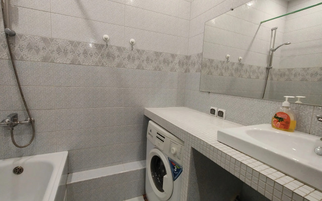 Bolshaya S Vidom Na Reku Flat