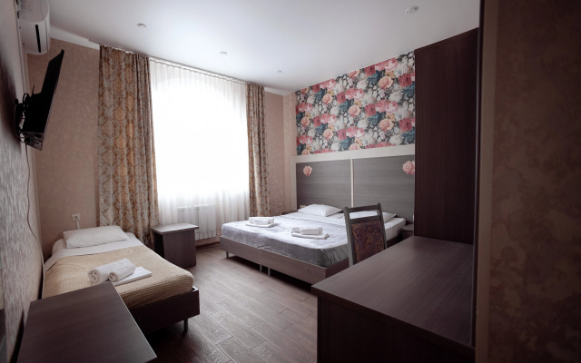 Rich Hotel