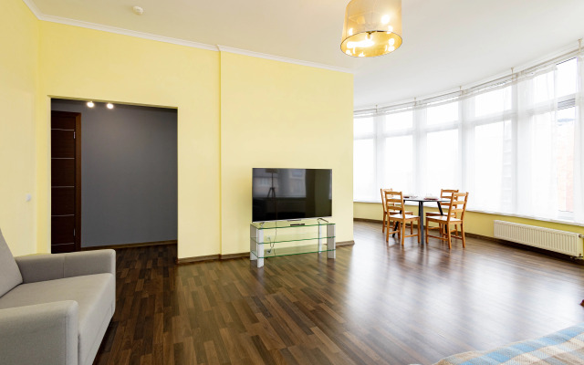 Dizaynerskie I Sovremennye V Tsentre Apartments