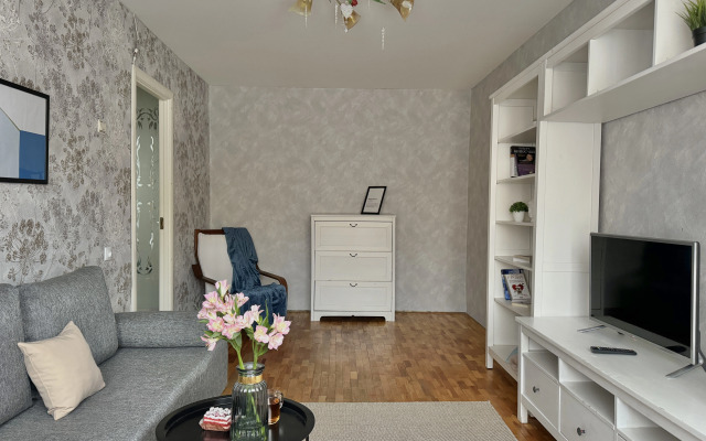 Shikarnaya Dvukhkomnatnaya V Kronshtadte Flat