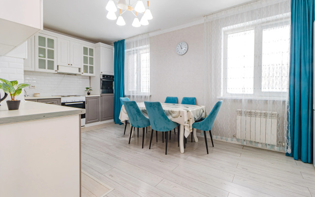 Shikarnaya 3shka v serdtse stolitsy Flat