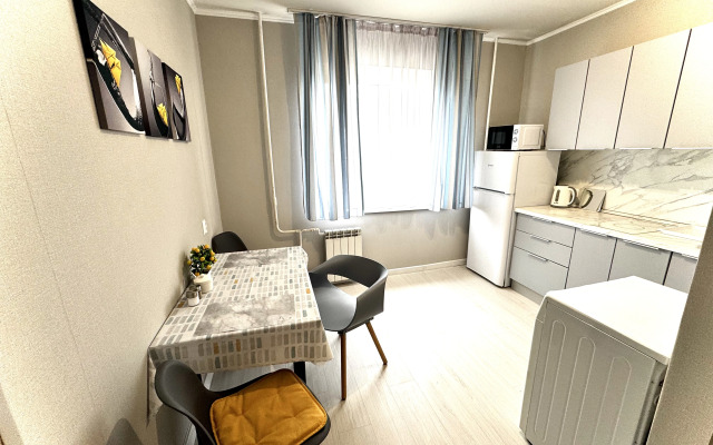Lazur s obshirnym vidom na gorod Apartments