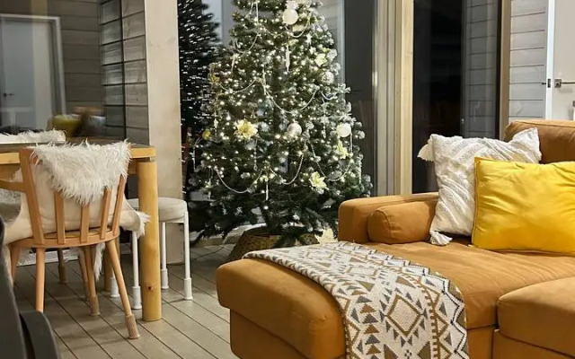 Частный дом с баней и чаном у воды и леса